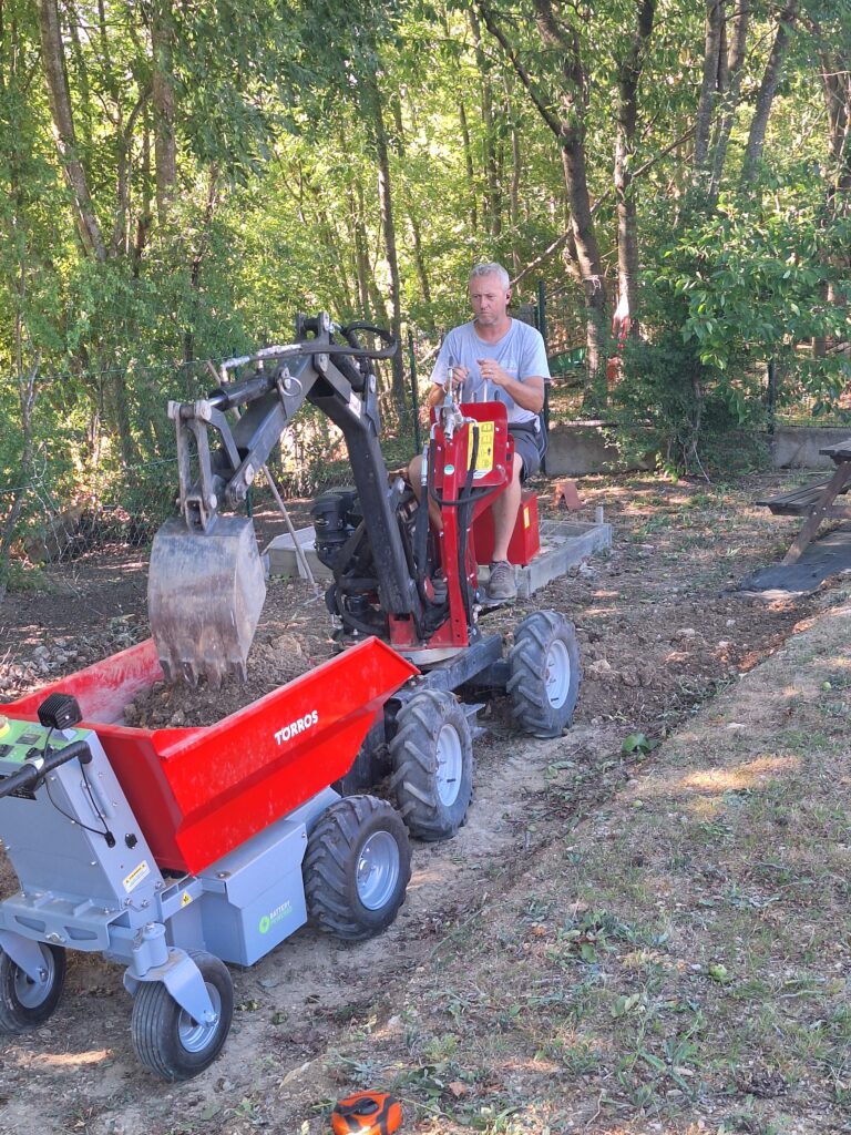 Création d’un terrain de pétanque à Escurolles (03110) : chantier Terra-Vert